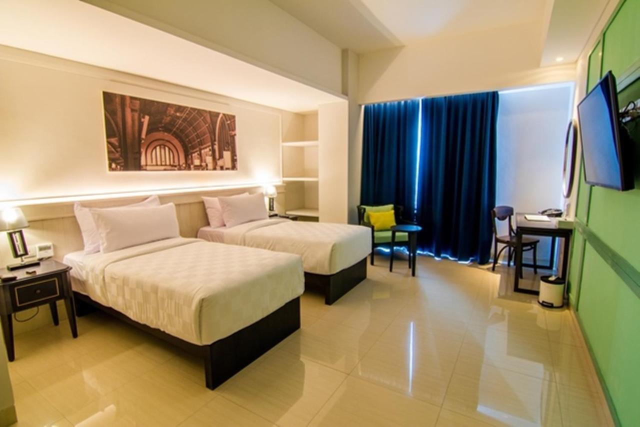 Jambuluwuk Thamrin Hotel Giacarta Esterno foto